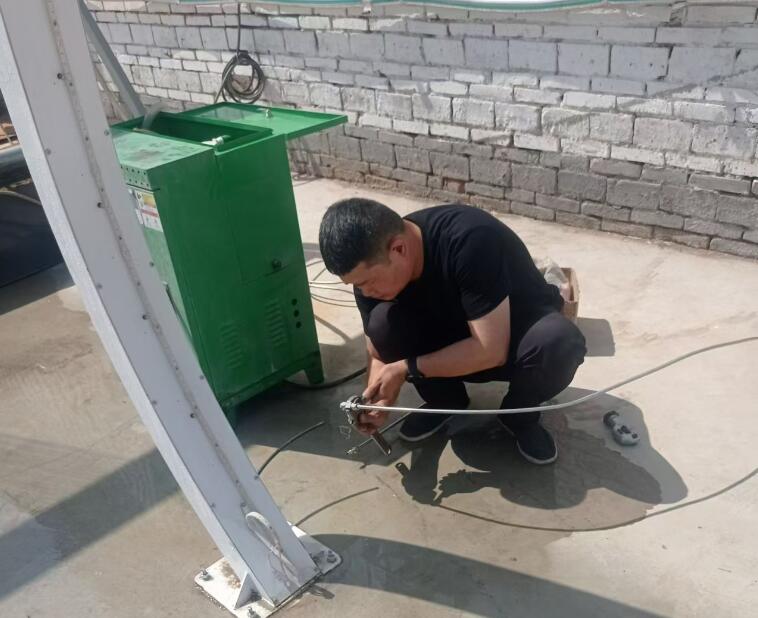 铁艺款水雾门安装现场.jpg
